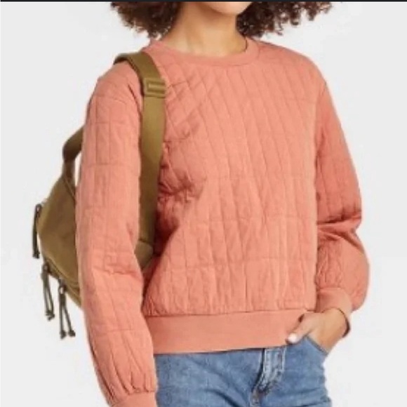 Quilted long sleeve pullover - Picture 2 of 5